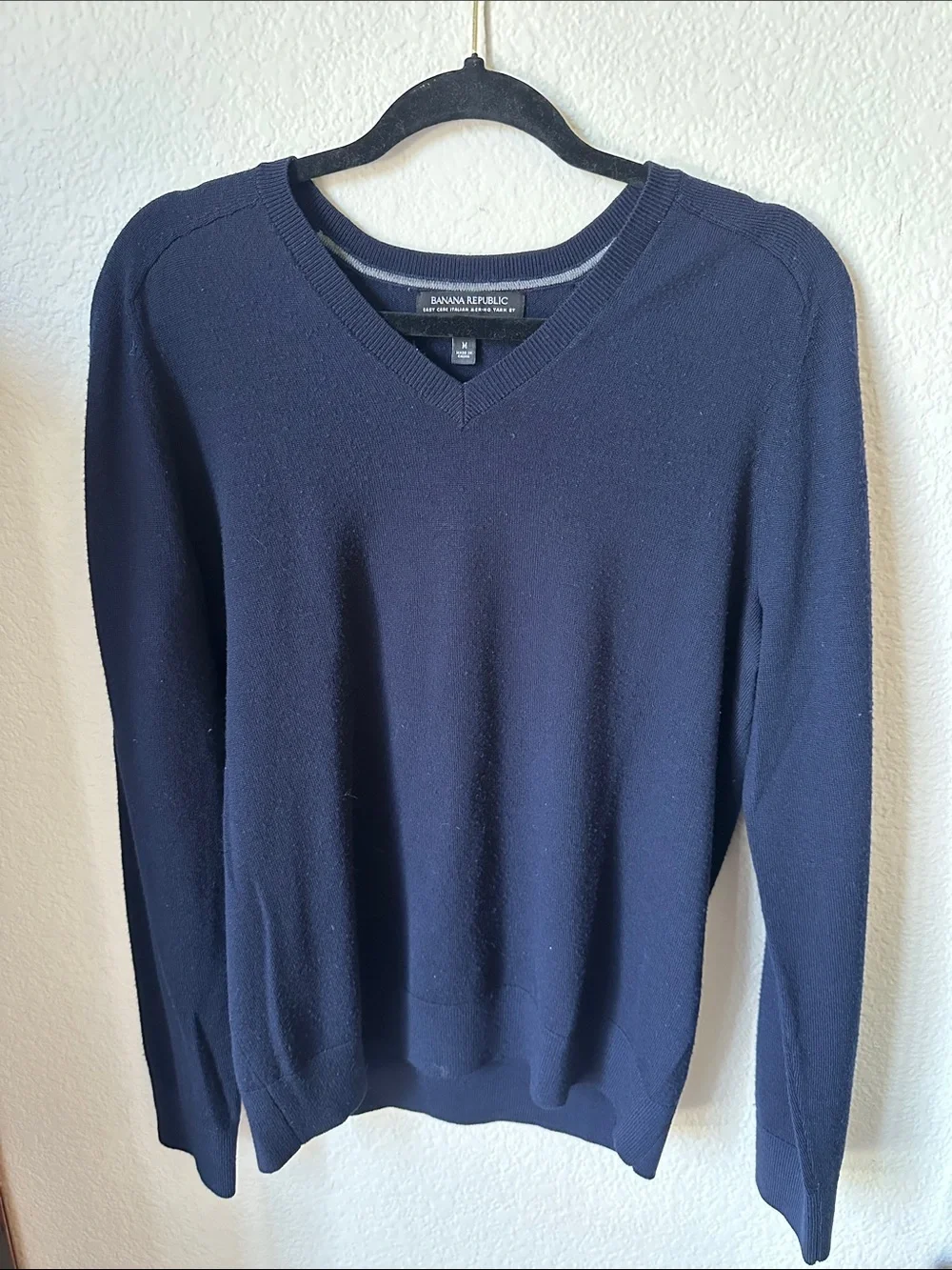 Banana Republic100% Merino Wool Men's Navy V-Neck Sweater